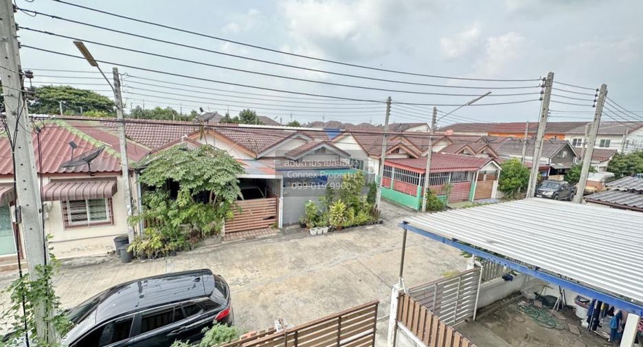 Casa adosada en venta de 3 habitaciones en Sam Phran, Nakhon Pathom