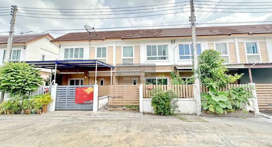 Casa adosada en venta de 3 habitaciones en Sam Phran, Nakhon Pathom