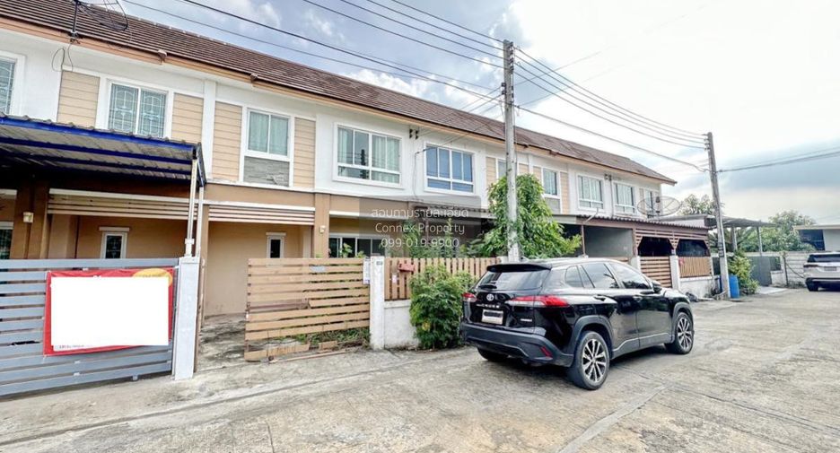 Casa adosada en venta de 3 habitaciones en Sam Phran, Nakhon Pathom