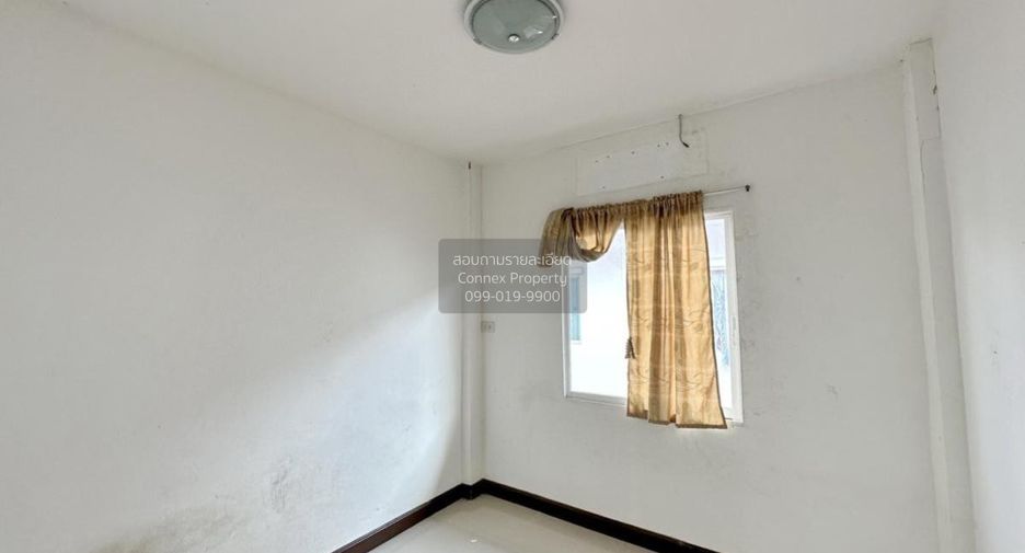 Casa adosada en venta de 3 habitaciones en Sam Phran, Nakhon Pathom