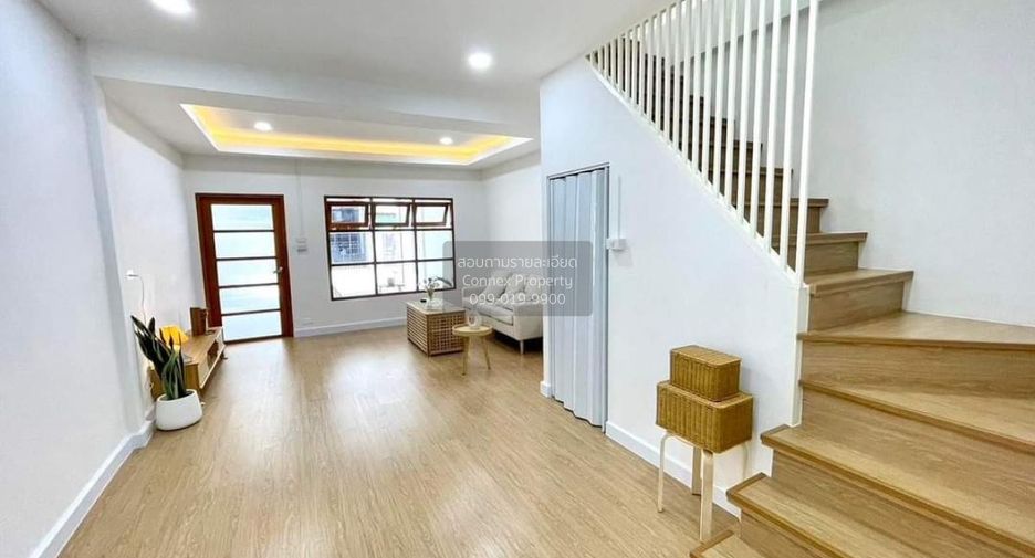 À vendre 2 chambres maison de ville à Sai Mai, Bangkok