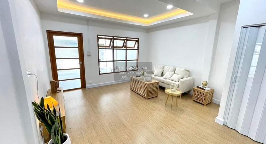 À vendre 2 chambres maison de ville à Sai Mai, Bangkok
