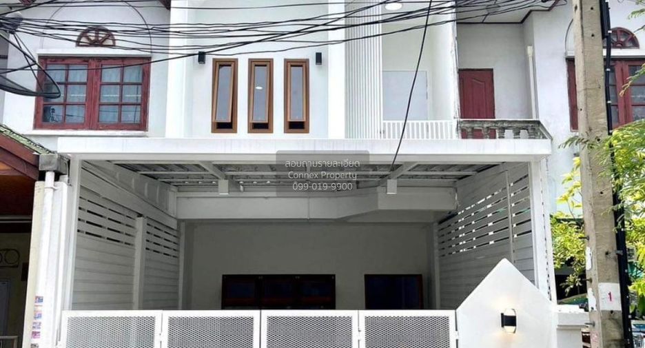 À vendre 2 chambres maison de ville à Sai Mai, Bangkok