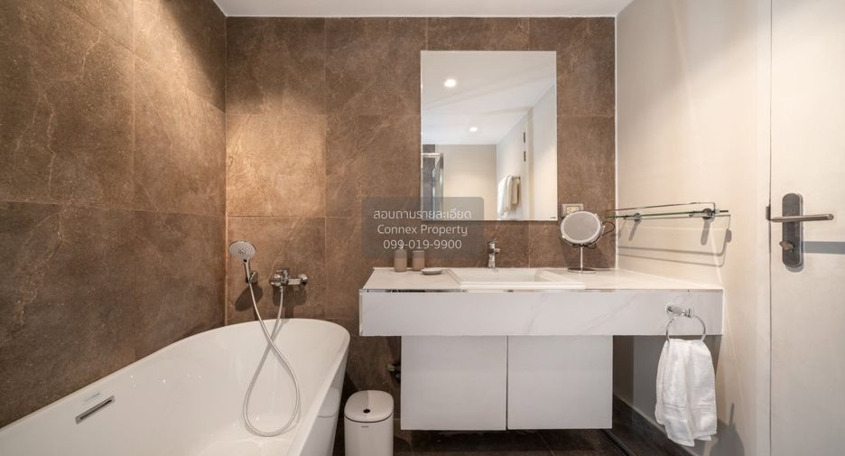 For rent 2 bedrooms condo in Khlong Toei, Bangkok