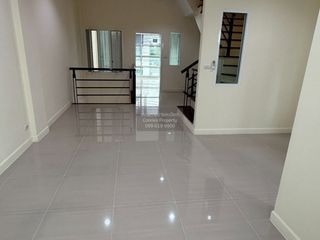 For rent 5 bedrooms townhouse in Bueng Kum, Bangkok