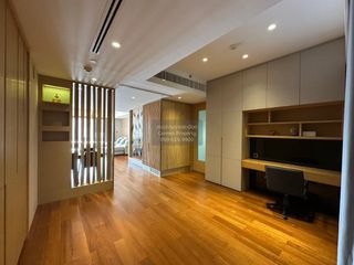 For rent 2 bedrooms condo in Yan Nawa, Bangkok