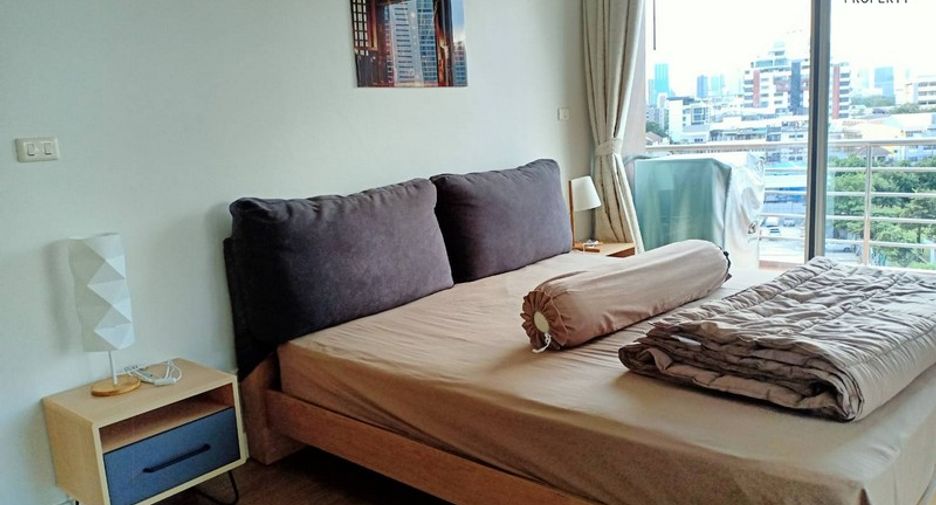 Condo en alquiler de 2 habitaciones en Khlong Toei, Bangkok