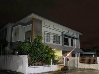 For rent 3 bedrooms house in Phra Samut Chedi, Samut Prakan