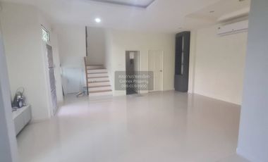 À louer 4 chambres maison à Bang Yai, Nonthaburi