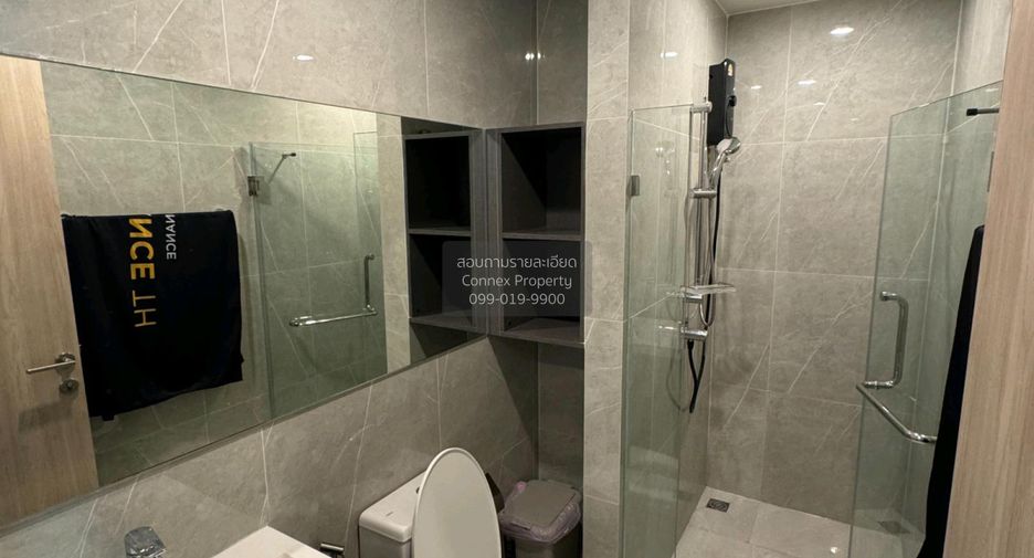 For rent 2 bedrooms condo in Huai Khwang, Bangkok