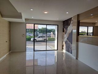 For rent 3 bedrooms townhouse in Prawet, Bangkok
