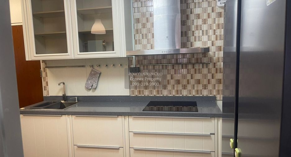 For rent 2 bedrooms condo in Yan Nawa, Bangkok