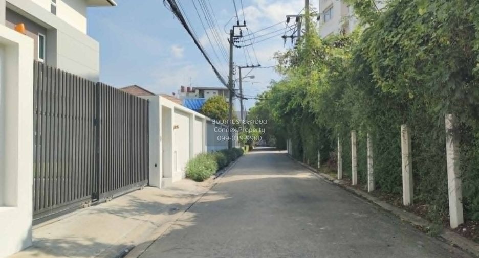 For rent 3 bedrooms house in Bang Na, Bangkok
