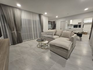 Casa en alquiler de 3 habitaciones en Bang Phli, Samut Prakan