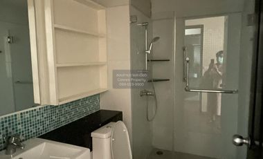 For rent 2 bedrooms condo in Din Daeng, Bangkok