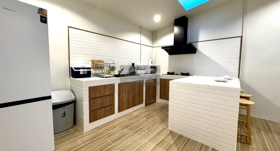 Reihenhaus zur Miete mit 2 Zimmer in Bangkok Noi, Bangkok