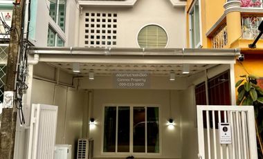 Reihenhaus zur Miete mit 2 Zimmer in Bangkok Noi, Bangkok