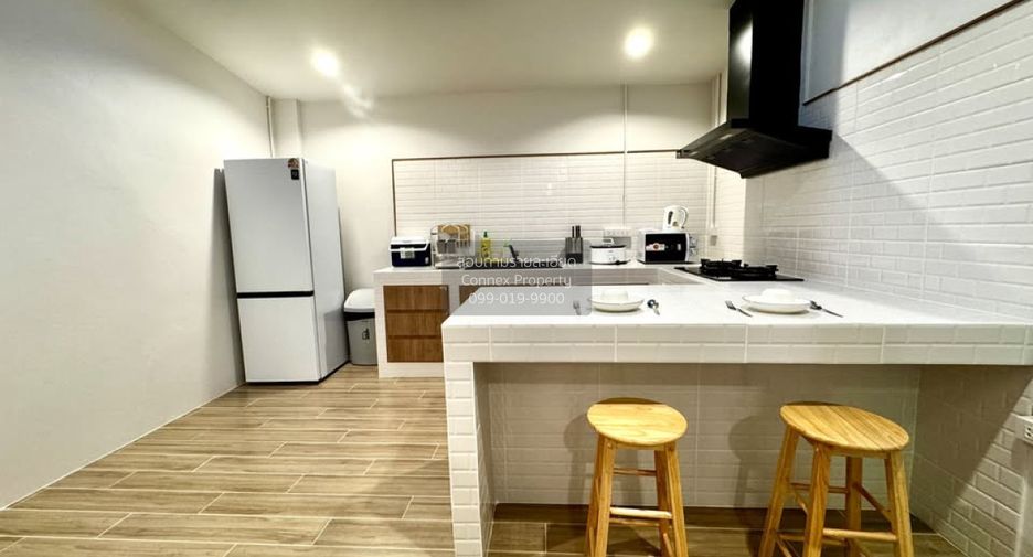 Reihenhaus zur Miete mit 2 Zimmer in Bangkok Noi, Bangkok