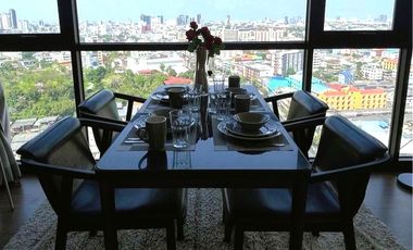 Condo en alquiler y en venta de 2 habitaciones en Khlong Toei, Bangkok