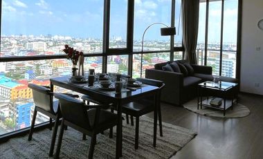 Condo en alquiler y en venta de 2 habitaciones en Khlong Toei, Bangkok