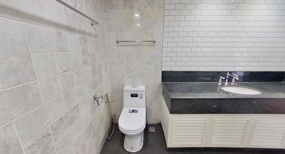 Wohnung zur Miete mit 3 Zimmer in Pathum Wan, Bangkok