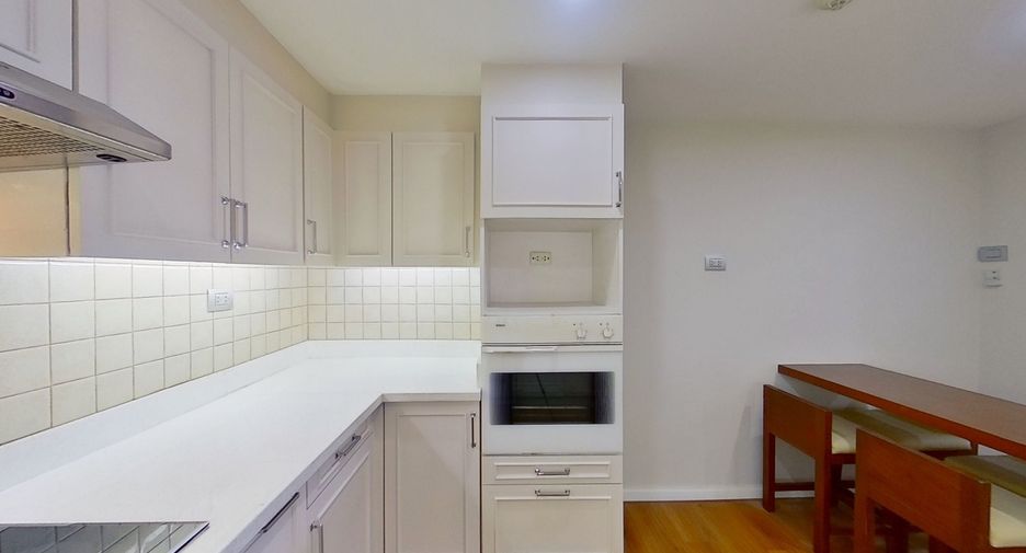 Wohnung zur Miete mit 3 Zimmer in Pathum Wan, Bangkok