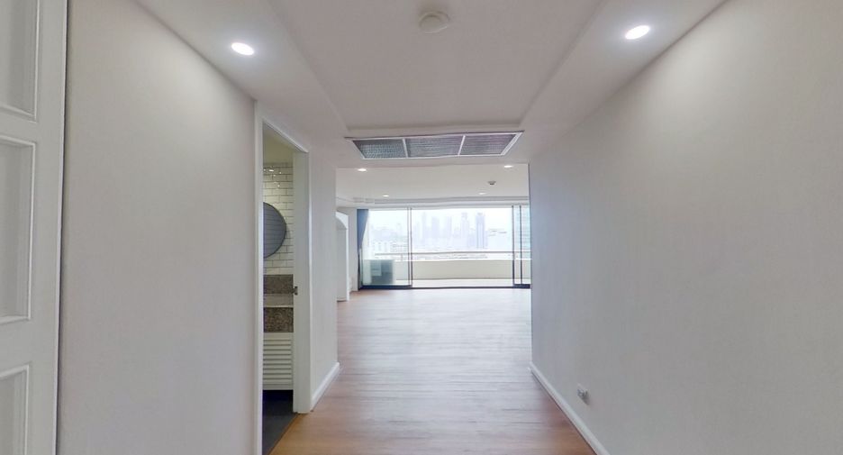Wohnung zur Miete mit 3 Zimmer in Pathum Wan, Bangkok