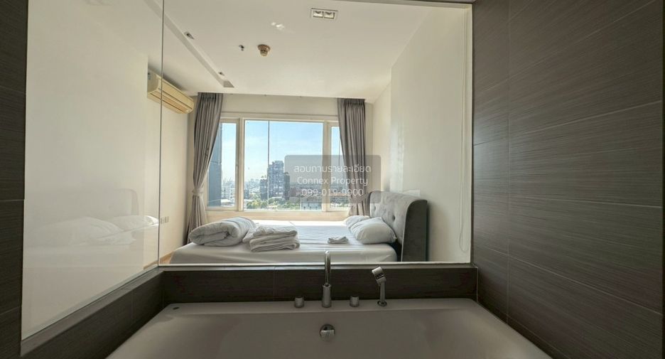 For rent 2 bedrooms condo in Khlong Toei, Bangkok