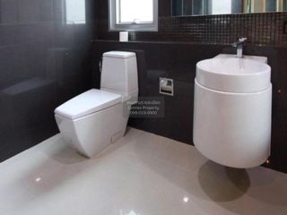 For rent 2 bedrooms condo in Phra Khanong, Bangkok