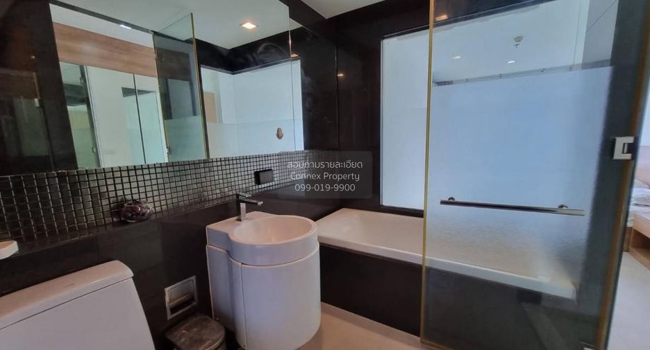 For rent 2 bedrooms condo in Phra Khanong, Bangkok