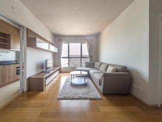 For rent 2 bedrooms condo in Khlong San, Bangkok