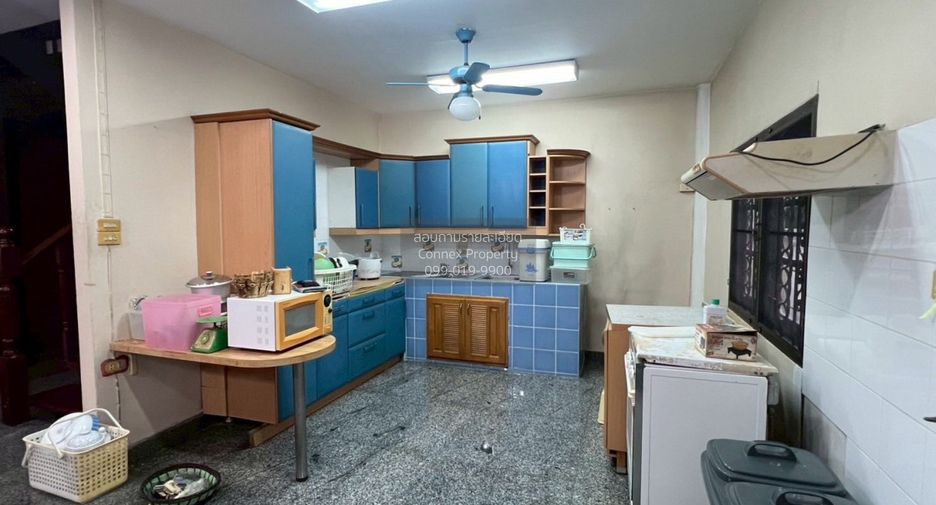 Аренда 4 спальни дом в Буенг Кум, Бангкок
