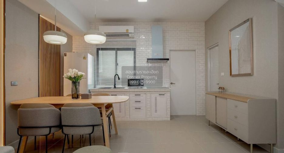For rent 3 bedrooms townhouse in Bang Phli, Samut Prakan