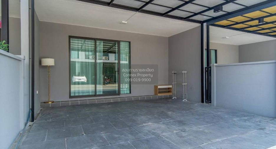 For rent 3 bedrooms townhouse in Bang Phli, Samut Prakan