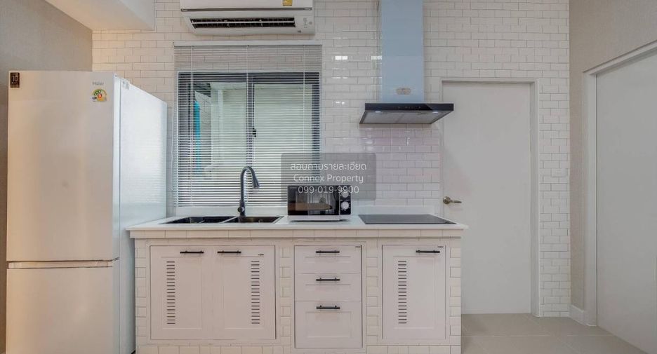 For rent 3 bedrooms townhouse in Bang Phli, Samut Prakan