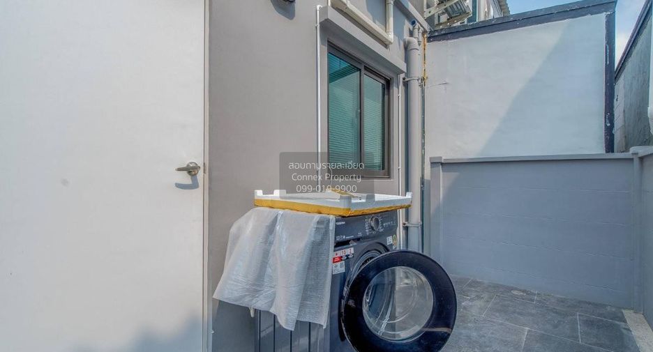 For rent 3 bedrooms townhouse in Bang Phli, Samut Prakan