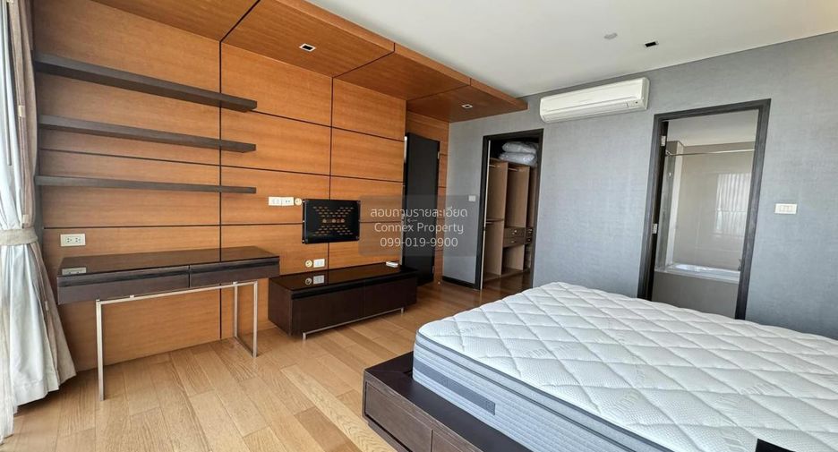 For rent 3 bedrooms condo in Khlong Toei, Bangkok
