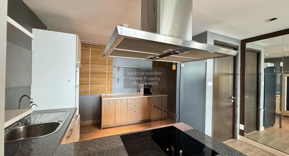 For rent 3 bedrooms condo in Khlong Toei, Bangkok
