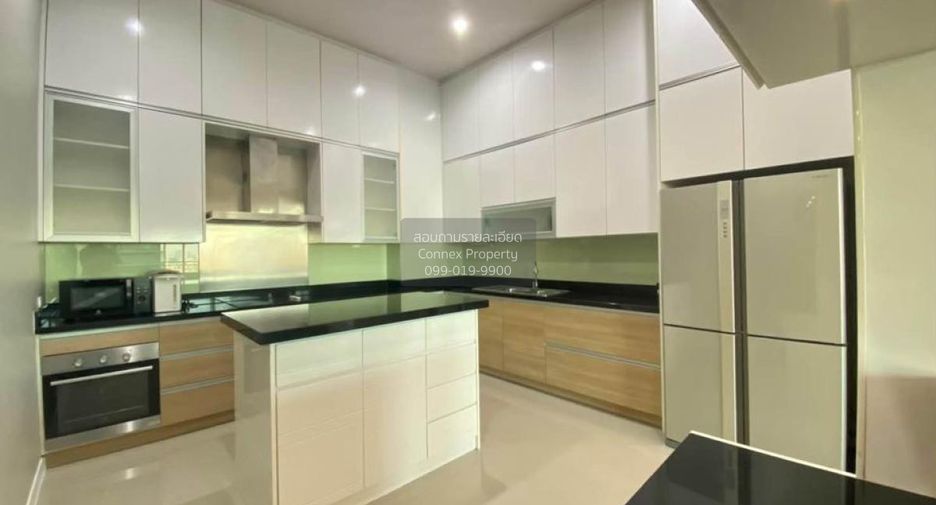 For rent 3 bedrooms condo in Watthana, Bangkok