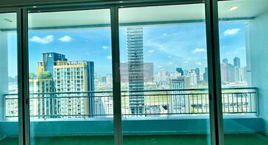 For rent 3 bedrooms condo in Watthana, Bangkok