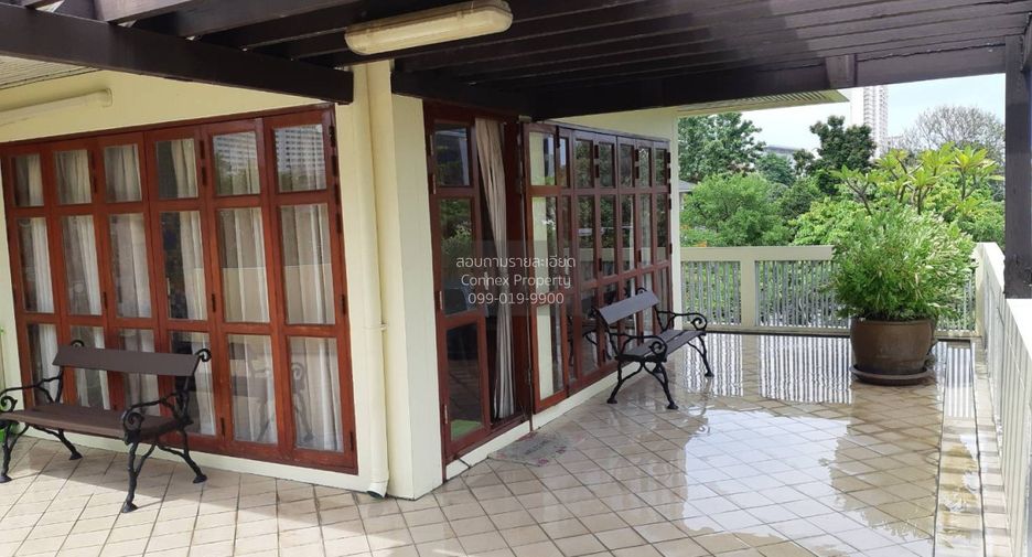 Casa en alquiler de 3 habitaciones en Chatuchak, Bangkok