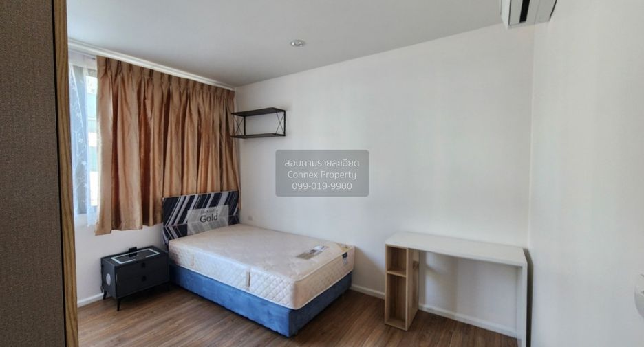 For rent 3 bedrooms townhouse in Saphan Sung, Bangkok