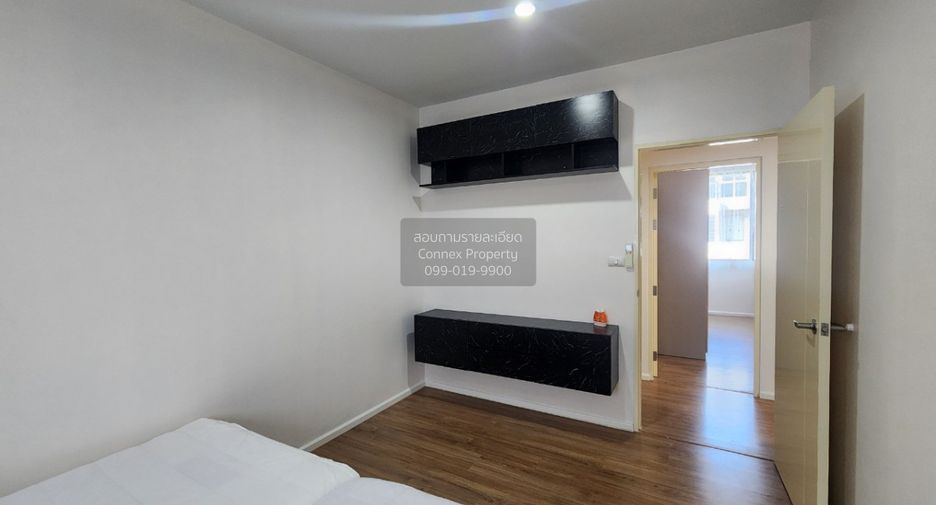 For rent 3 bedrooms townhouse in Saphan Sung, Bangkok