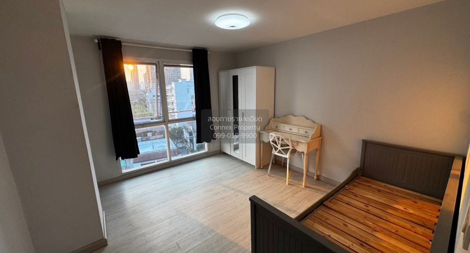 For rent 3 bedrooms condo in Watthana, Bangkok