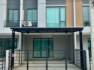 For rent 3 bedrooms townhouse in Bang Phli, Samut Prakan
