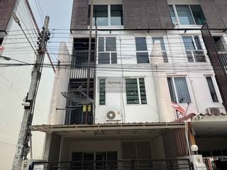For rent 3 bedrooms townhouse in Pak Kret, Nonthaburi