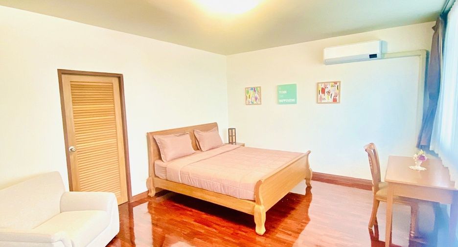 For rent 3 bedrooms apartment in Watthana, Bangkok