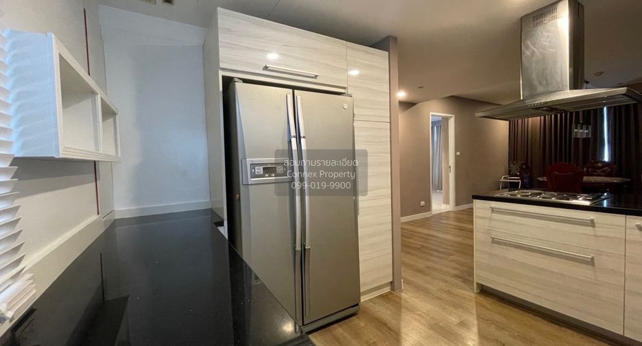 For rent 3 bedrooms condo in Khlong Toei, Bangkok