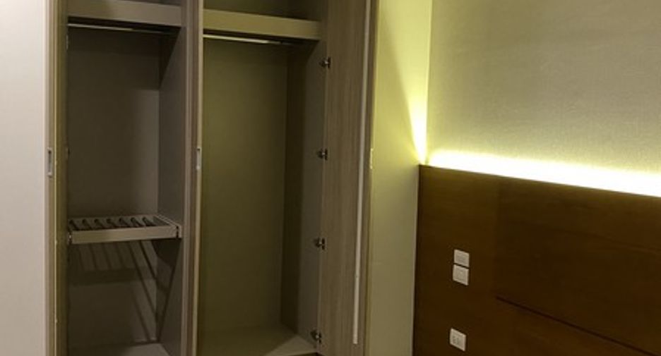 Wohnung zur Miete mit 2 Zimmer in Pathum Wan, Bangkok