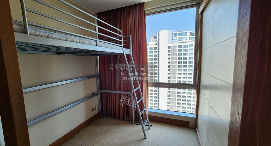 For rent 2 bedrooms condo in Sathon, Bangkok